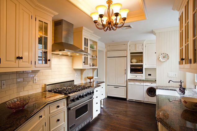 Gail Niederhoffer has sold her Upper East Side condo. (Brown Harris Stevens)