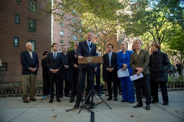 Mayor Bill de Blasio joins other leaders at the announcement of the Stuyvesant Town-Peter Cooper Village purchase (Photo: NYC Mayor's Office Flickr).