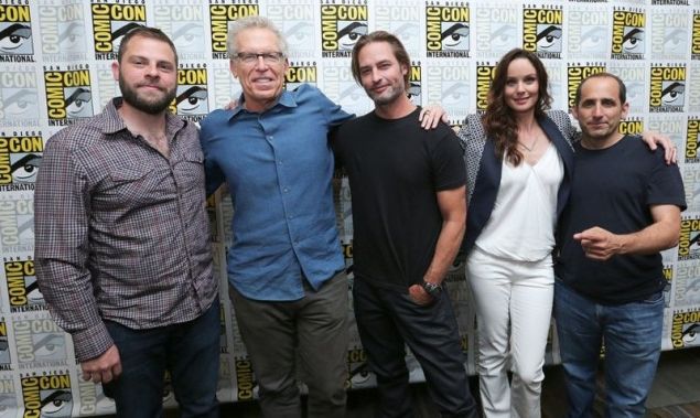 COMIC-CON INTERNATIONAL: SAN DIEGO -- "Colony Panel & Cast Signing" -- Pictured: --(L-R) Ryan Condal, Executive Producer, Carlton Cuse, Writer and Executive Producer, Josh Holloway, Sarah Wayne Callies and Peter Jacobson -- (Photo by: Mark Davis/USA Network)
