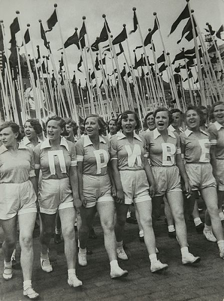 Alexander Rodchenko's Gelatin silver print Sports Parade on Red Square, 1936. (Photo: Courtesy of Sepherot Foundation, Vaduz, Liechtenstein and the Jewish Museum)