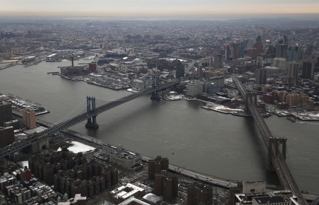 The Brooklyn and Manhattan Bridges would have tolls under Move NY. (Photo by John Moore for Getty Images)