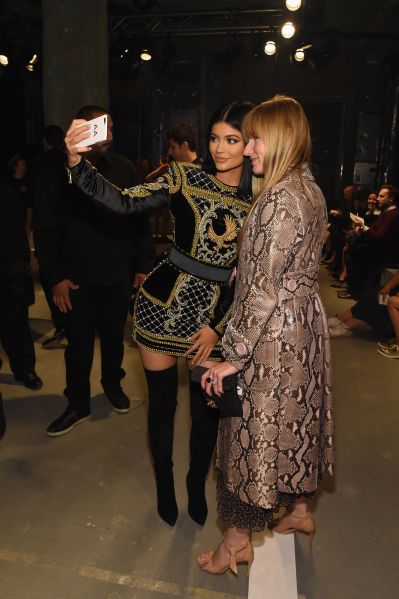 Kylie Jenner and Amy Astley snap a selfie (Photo: Larry Busacca/Getty Images for H&M).