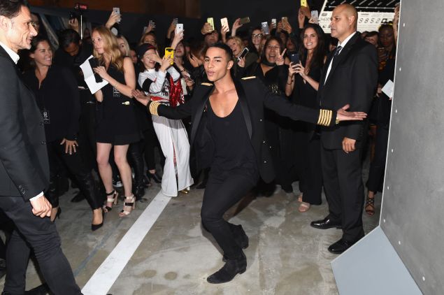 Olivier Rousteing and an army of Instagrammers (Photo: Nicholas Hunt/Getty Images for H&M)