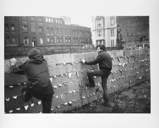 Allan Kaprow, Sweet Wall, (1970). (Photo: Dick Higgins)