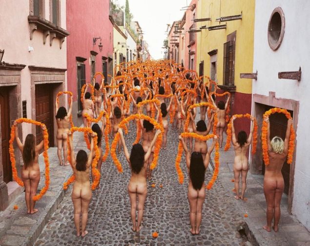 Spencer Tunick, San Miguel Redemption, 2014. (Photo: Courtesy the artist)