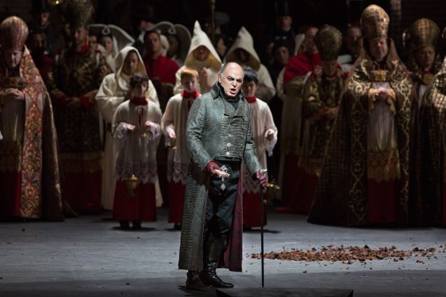 Tosca. (Photo: Marty Sohl/Metropolitan Opera)