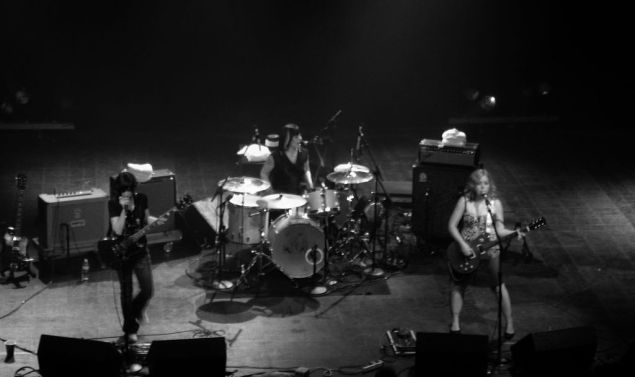 Sleater-Kinney at the Riviera Theater, Chicago, 2005. (Photo: @sarae / Flickr)