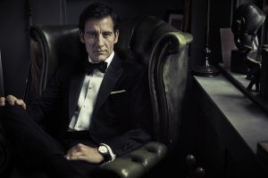 3_Clive Owen Jaeger-LeCoultre Geophysic True Second (c) Marcel Hartman