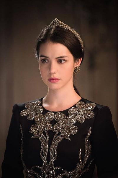 Reign's Costume Designer on Dressing CW Characters in Vintage and Valentino