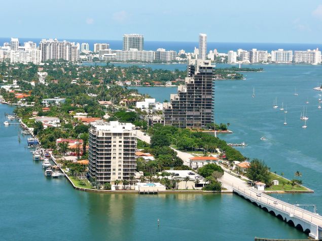 Miami Venetian Islands and connection Venetian Causeway. (Photo: Wikimedia Commons)