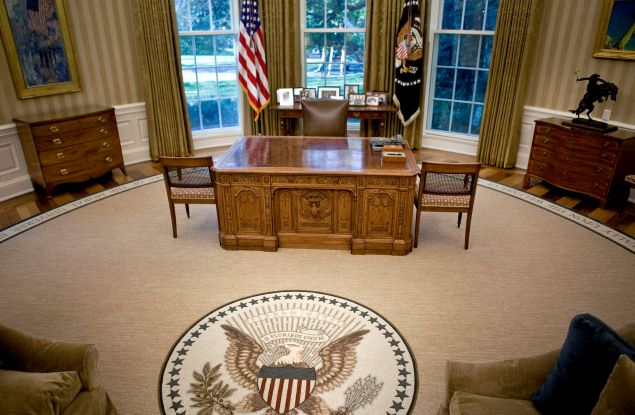 WASHINGTON - AUGUST 31: The desk of U.S. President Barack Obama sits in the newly redecorated Oval Office of the White House August 31, 2010 in Washington, D.C. U.S. President Barack Obama will give his second address from Oval Office August 31, 2010 to mark the shift away from combat in the war in Iraq. (Photo by Brendan Smialowski-Pool/Getty Images)