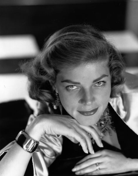 Legendary film star Lauren Bacall's former Dakota apartment has new owners. (Baron/Getty Images)