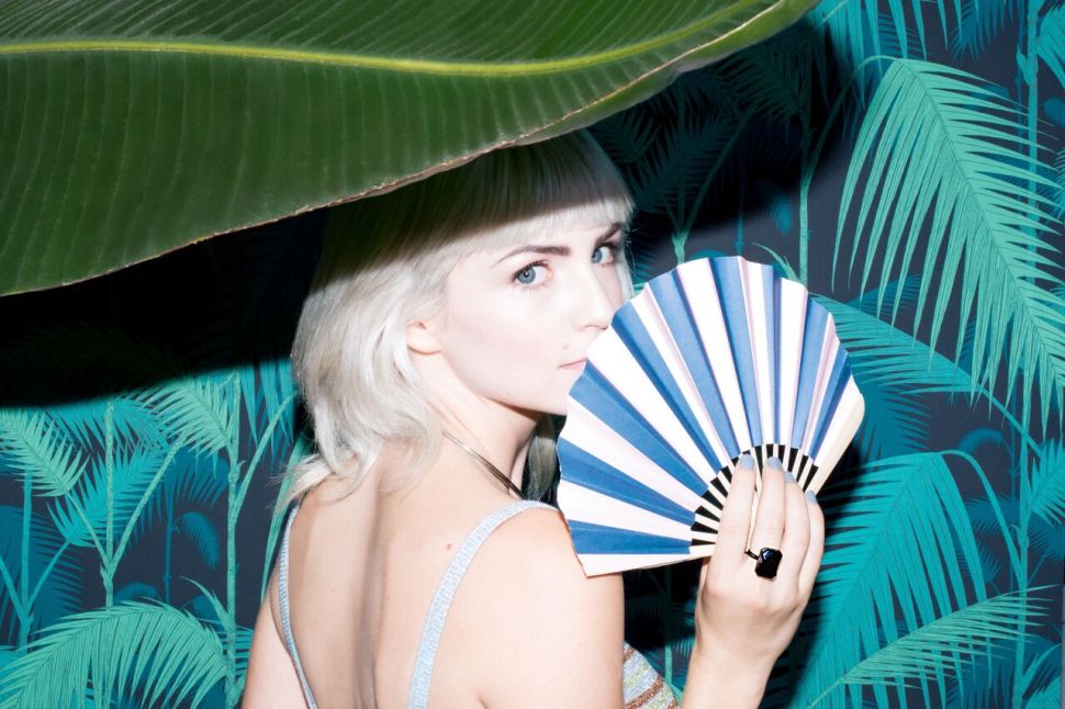 A model wearing a ring from Ringly's second line, 'The Libra Collection.' (Photo: Jimmy Marble / Ringly)