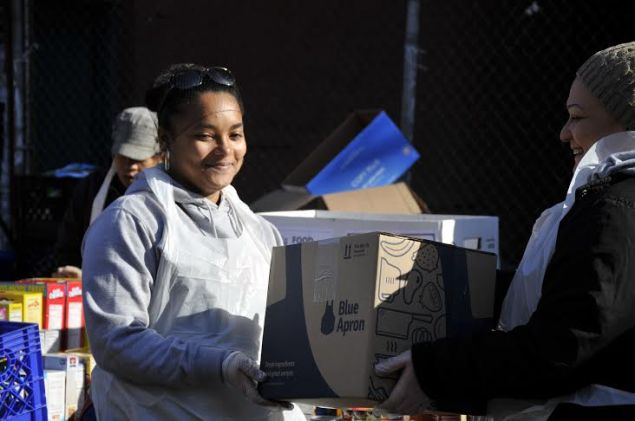Give Them to Eat and Bronx Spanish Evangelical Church volunteers