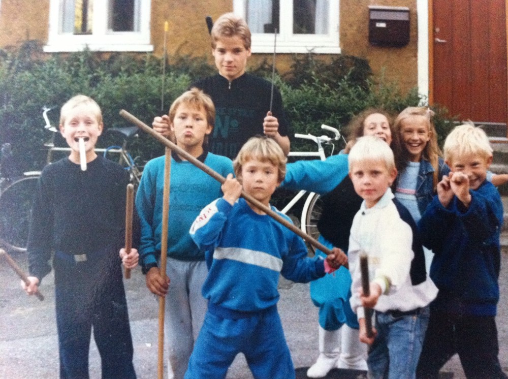 Me in the middle in home-made clothing to go with home-made ninja weapons… oh yeah!