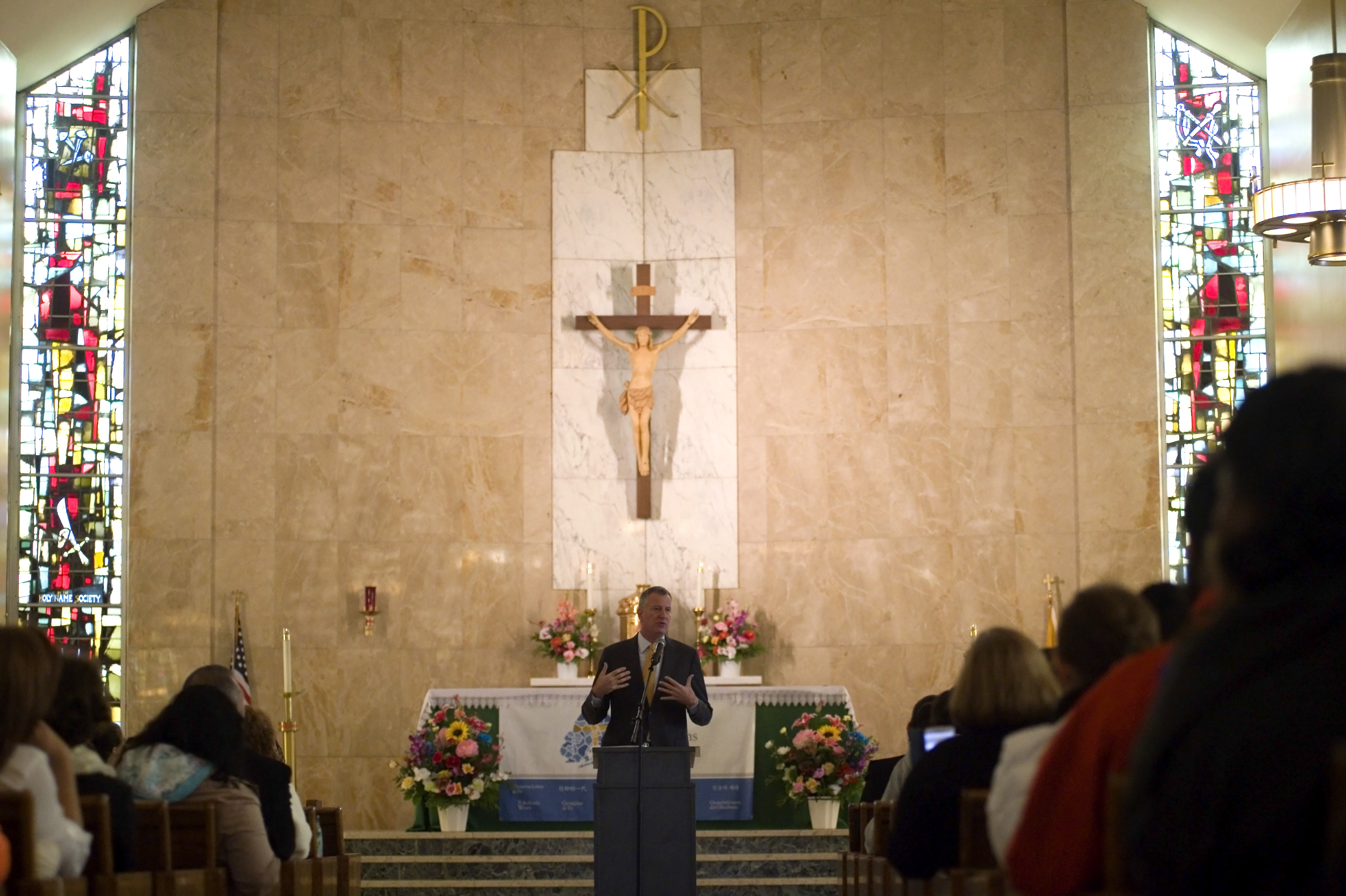 Mayor Bill de Blasio discusses affordable housing at Saint Rita’s Catholic Church in Brooklyn in October. (Photo: Ed Reed for Mayoral Photography Office)