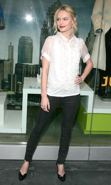 BEVERLY HILLS - MAY 1: Actress Kate Bosworth attends the "Superman Returns" apparel launch at Kitson on May 1, 2006 in Beverly Hills, California. (Photo by Mark Mainz/Getty Images)