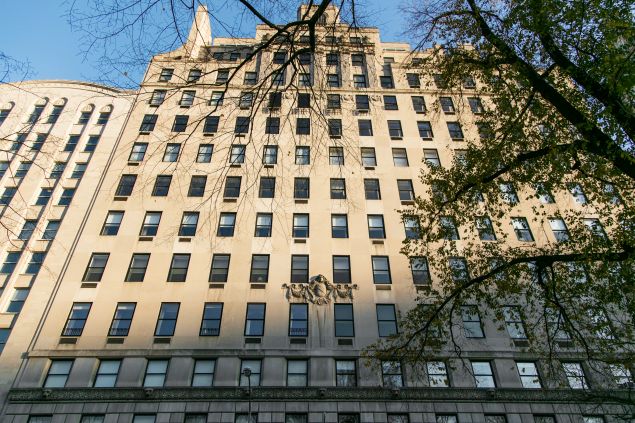 834 Fifth Avenue. (Jennifer Lu for Observer)