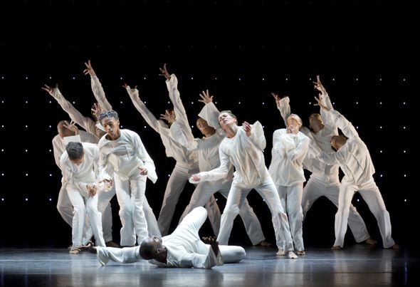 Robert Battle's Awakening. (Photo by Paul Kolnik)