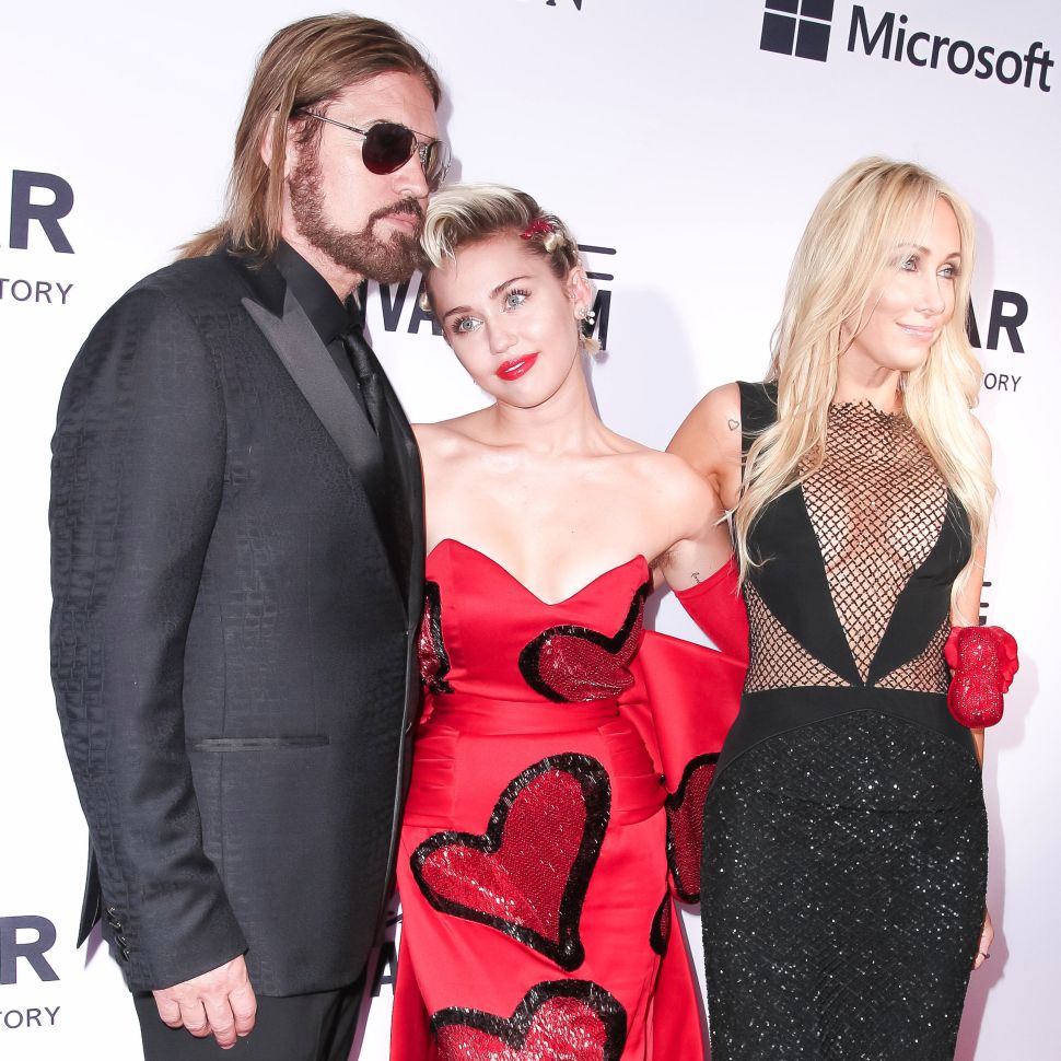 Billy Ray Cyrus, Miley Cyrus, Tish Cyrus (Photo: BFA). 