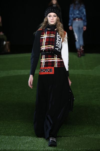 A look from the final Marc by Marc Jacobs collection (Photo: Getty Images).