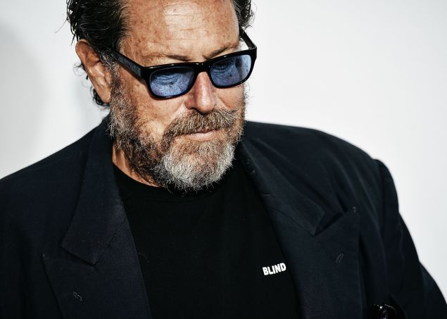 Julian Schnabel, bellwether of etiquette. (Photo by Grant Lamos IV/Getty Images)