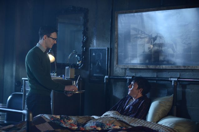 GOTHAM: L-R: Cory Michael and Robin Lord Taylor in the ÒRise of the Villains: A Bitter Pill to SwallowÓ episode of GOTHAM airing Monday, Nov. 16 (8:00-9:00 PM ET/PT) on FOX. ©2015 Fox Broadcasting Co. Cr: Nicole Rivelli/ FOX