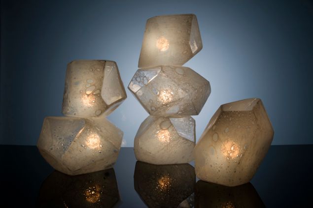 Jeff Zimmerman, Faceted Crystal table lamp in hand-blown glass, (2015). (Courtesy R & Company)