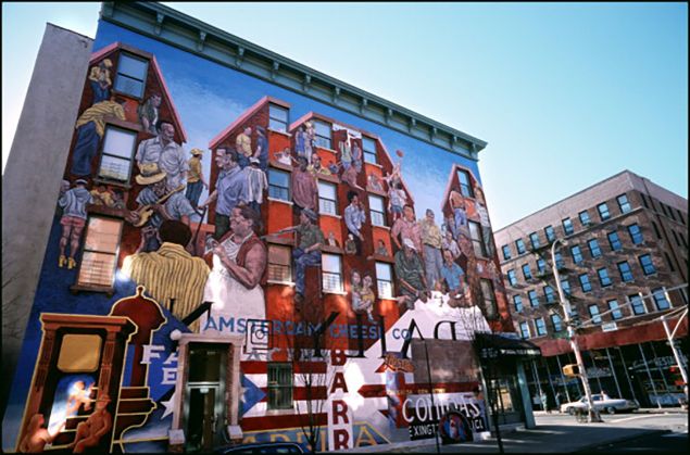 Harlem, New York, United States, November 06, 2000. (Photo by Pool LEFRANC US/Gamma-Rapho via Getty Images)