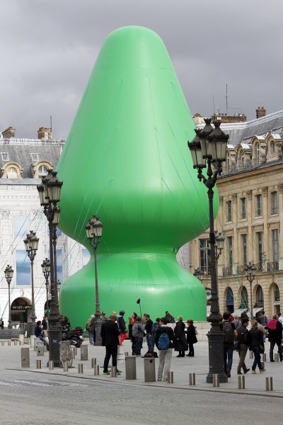 A view of Tree, Paul Mc Carthy's monumental artwork at Place Vendome in 2014 in Paris. The sculpture, and the artist, were both attacked by vandals who opposed the artwork's strong resemblance to a sex toy. (Photo by Chesnot/Getty Images)