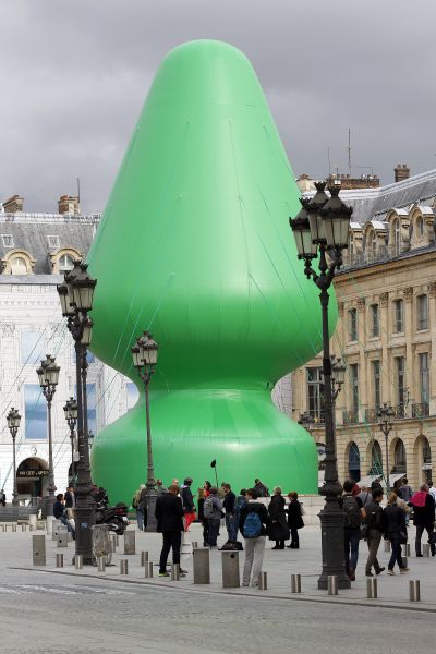 A view of Tree, Paul Mc Carthy's monumental artwork at Place Vendome in 2014 in Paris. The sculpture, and the artist, were both attacked by vandals who opposed the artwork's strong resemblance to a sex toy. (Photo by Chesnot/Getty Images)