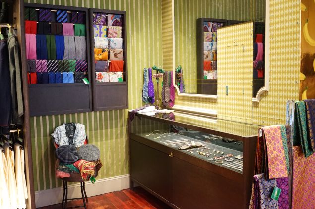 Colorful accoutrements finish off a Jay Kos outfit (Photo: Courtesy Jay Kos).