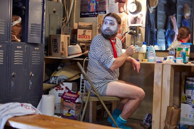 BASKETS -- "Renoir" Episode 101 (Airs Thursday, January 21, 10:00 pm/ep) Pictured: Zach Galifianakis as Baskets. CR: Ben Cohen/FX