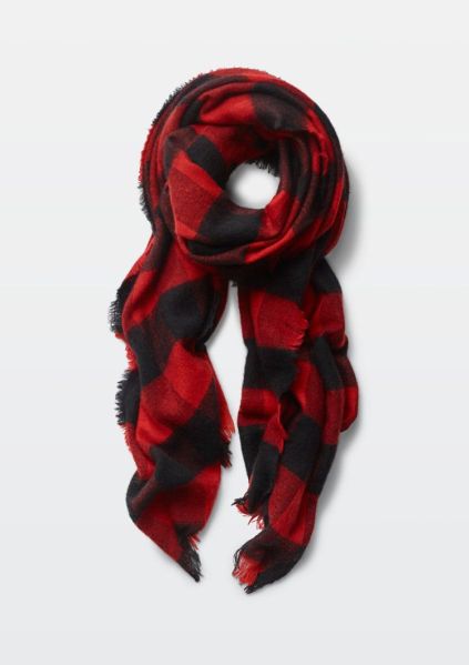 Wilfred Free Boling Scarf, $68, Aritzia.com (Photo: Aritzia).