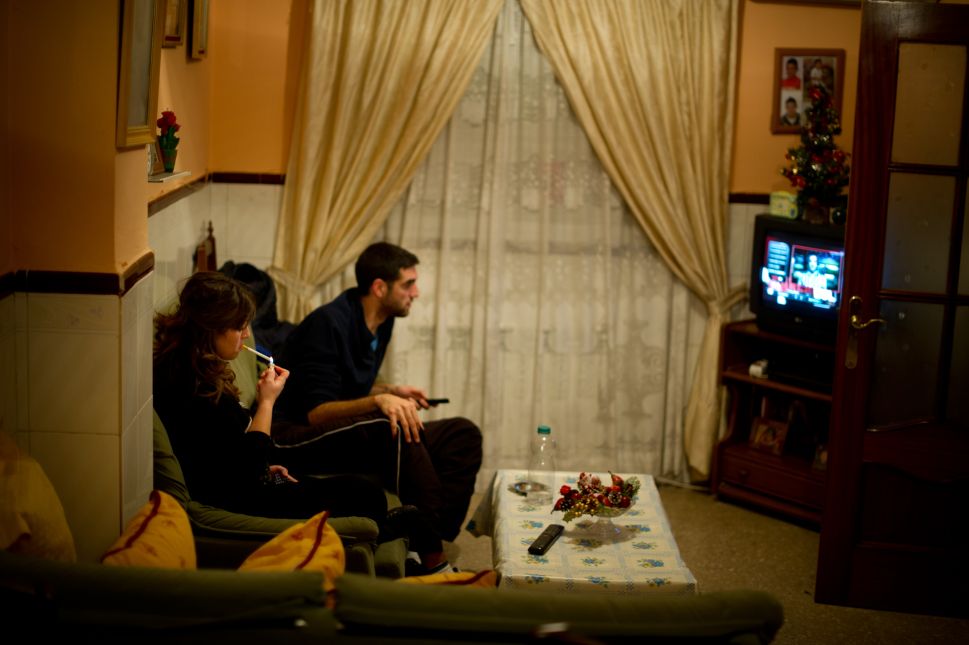 Can anyone watch TV alone? (Photo: Jasper Juinen/Getty Images)