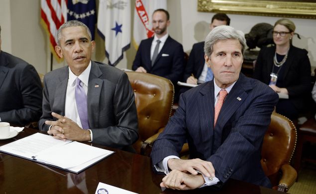 WASHINGTON, DC - SEPTEMBER 10: U.S President Barack Obama and Secretary of State John Kerry (R) meet with a small group of veterans and Gold Star Mothers to discuss the Iran nuclear deal in the Roosevelt Room of the White House September 10, 2015 in Washington, DC. Groups supporting and against the nuclear deal with Iran to lift sanctions have made their voices heard this week. (Photo by Olivier Douliery-Pool/Getty Images)