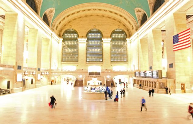 NEW YORK, NY - JANUARY 23: Commuters pass through Grand Central Terminal on January 23, 2016 in New York City. The Metro-North train lines ceased operation at 4 p.m. for the day. The Northeast and parts of the South are experiencing heavy snow and ice from a slow moving winter storm. Numerous deaths from traffic accidents have been reported as the storm moves up the coast. (Photo by Yana Paskova/Getty Images)