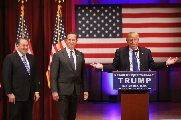 Republican presidential candidate Donald Trump speaks to veterans at Drake University on January 28, 2016 in Des Moines, Iowa. Donald Trump held his alternative event to benefit veterans after withdrawing from the televised Fox News/Google GOP debate which airs at the same time.