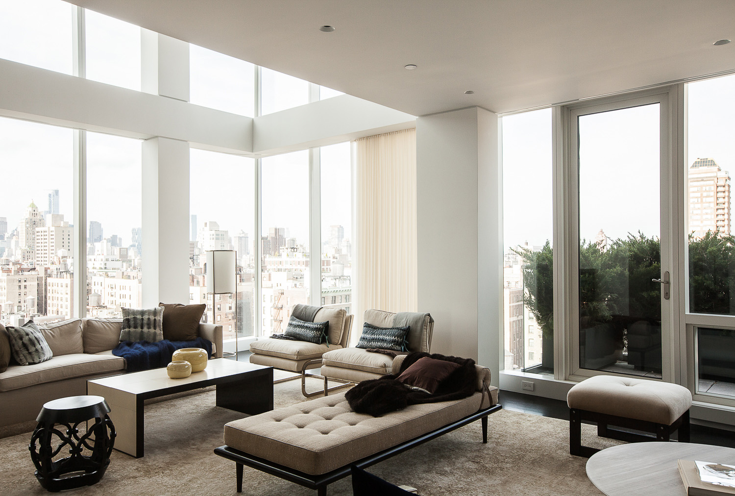 At Home With David Rosenblatt of First Dibs - PHOTO: Emily Assiran for Observer