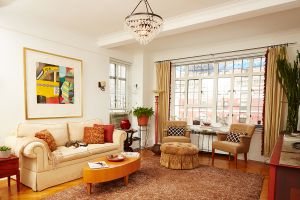 Lesley Vogel's pied-a-terre on Central Park West. (Photo: Yvonne Albinowski for Observer)