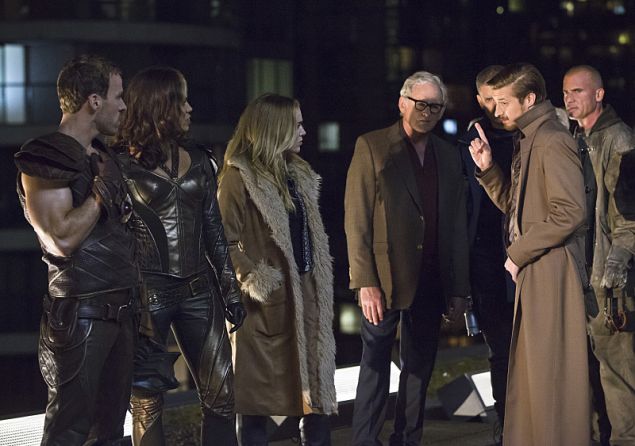 DC's Legends of Tomorrow -- "Pilot, Part 1" -- Image LGN101d_0288b -- Pictured (L-R): Falk Hentschel as Carter Hall/Hawkman, Ciara Renee as Kendra Saunders/Hawkgirl, Caity Lotz as Sara Lance, Victor Garber as Professor Martin Stein, Wentworth Miller as Leonard Snart/Captain Cold, Arthur Darvill as Rip Hunter and Dominic Purcell as Mick Rory/Heat Wave -- Photo: Jeff Weddell/The CW -- é 2015 The CW Network, LLC. All Rights Reserved.