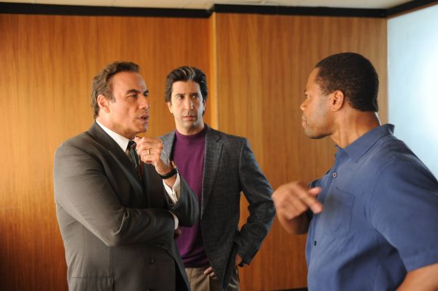 THE PEOPLE v. O.J. SIMPSON: AMERICAN CRIME STORY "From the Ashes of Tragedy" Episode 101 (Airs Tuesday, February 2, 10:00 pm/ep) -- - Pictured: (l-r) John Travolta as Robert Shapiro, David Schwimmer as Robert Kardashian, Cuba Gooding, Jr. as O.J. Simpson. CR: Ray Mickshaw/FX