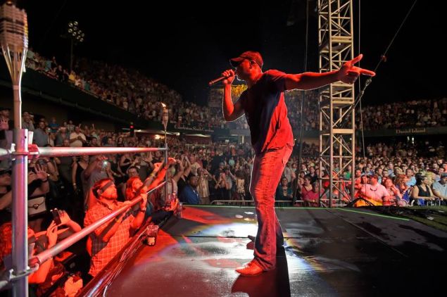 Hootie & the Blowfish.