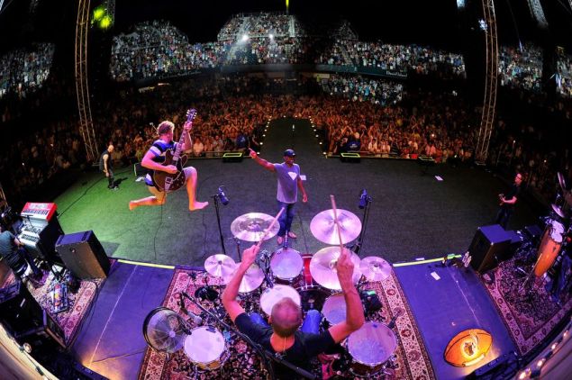 Hootie & the Blowfish.