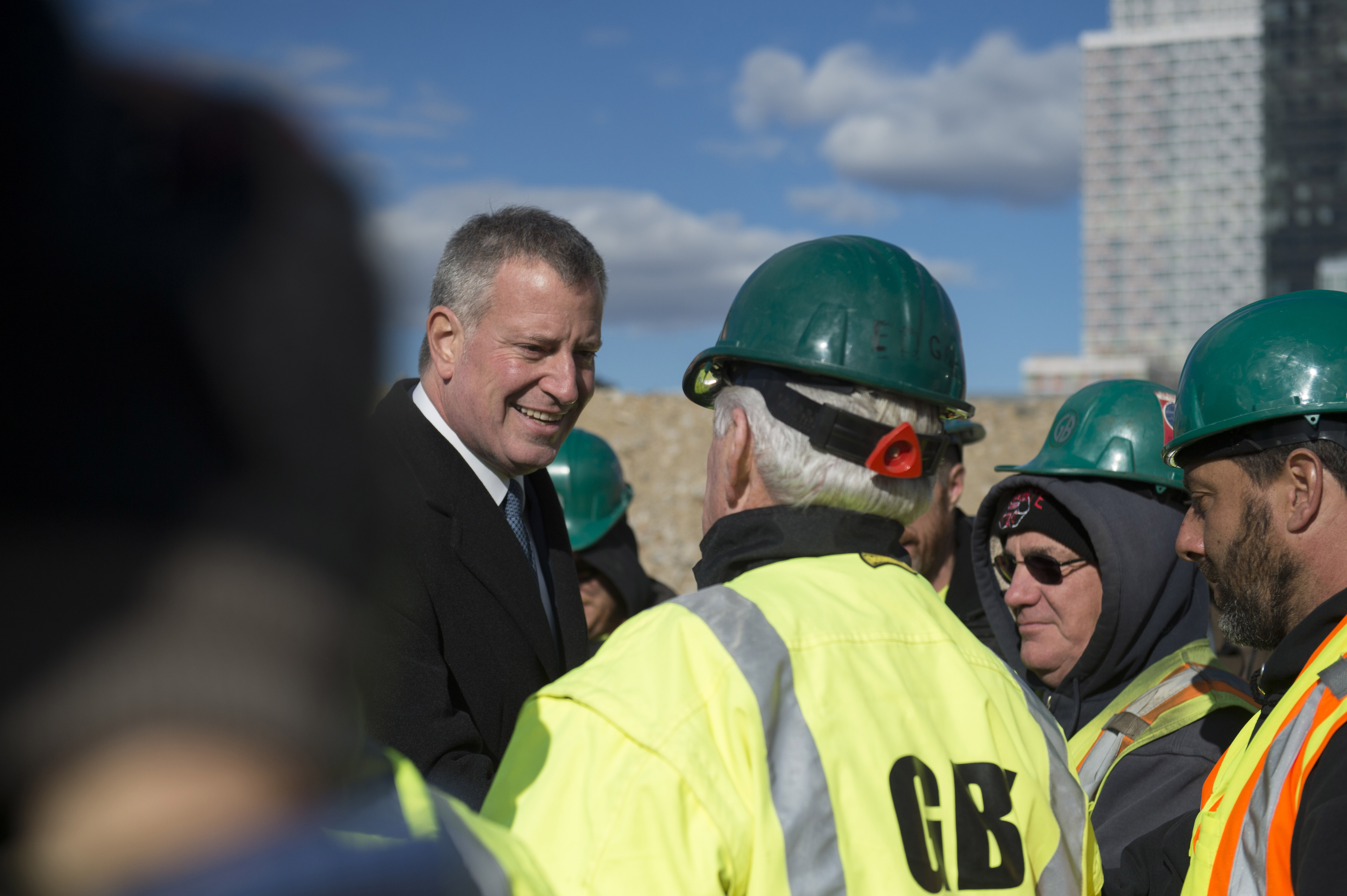 Mayor Bill de Blasio helping break ground on a housing development this year. (Photo: Ed Reed/Mayoral Photography Office.)
