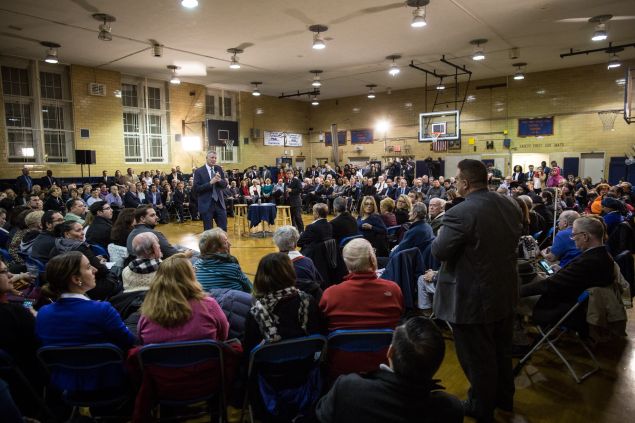 Mayor Bill de Blasio takes questions at his town hall in Bay Ridge. 