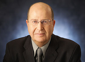 Moshe Yaalon (Wikipedia).
