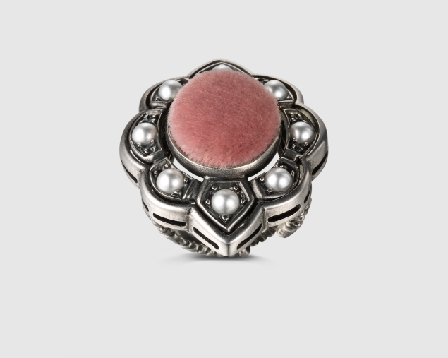 Gucci ring