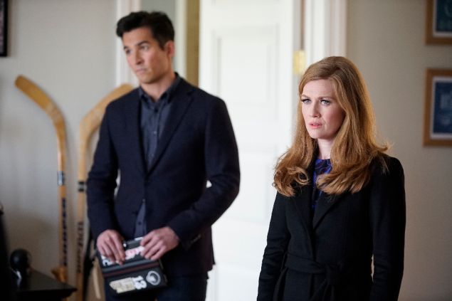 Jay Hayden and Mireille Enos in The Catch.  