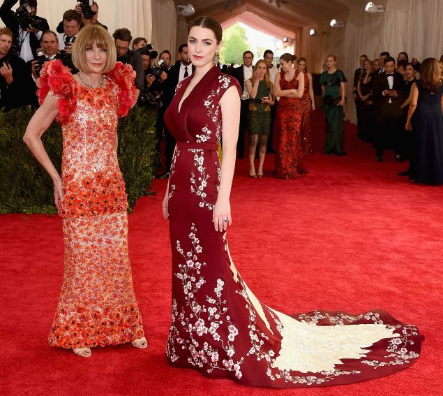 Anna Wintour and Bee Shaffer attend the "China: Through The Looking Glass" Costume Institute Benefit Gala at the Metropolitan Museum of Art on May 4, 2015 in New York City. 